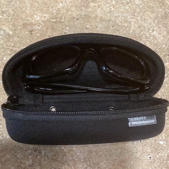 Liberty sport black maxx30 sunglasses w/case .Never worn. Mint - Picture 4 of 9